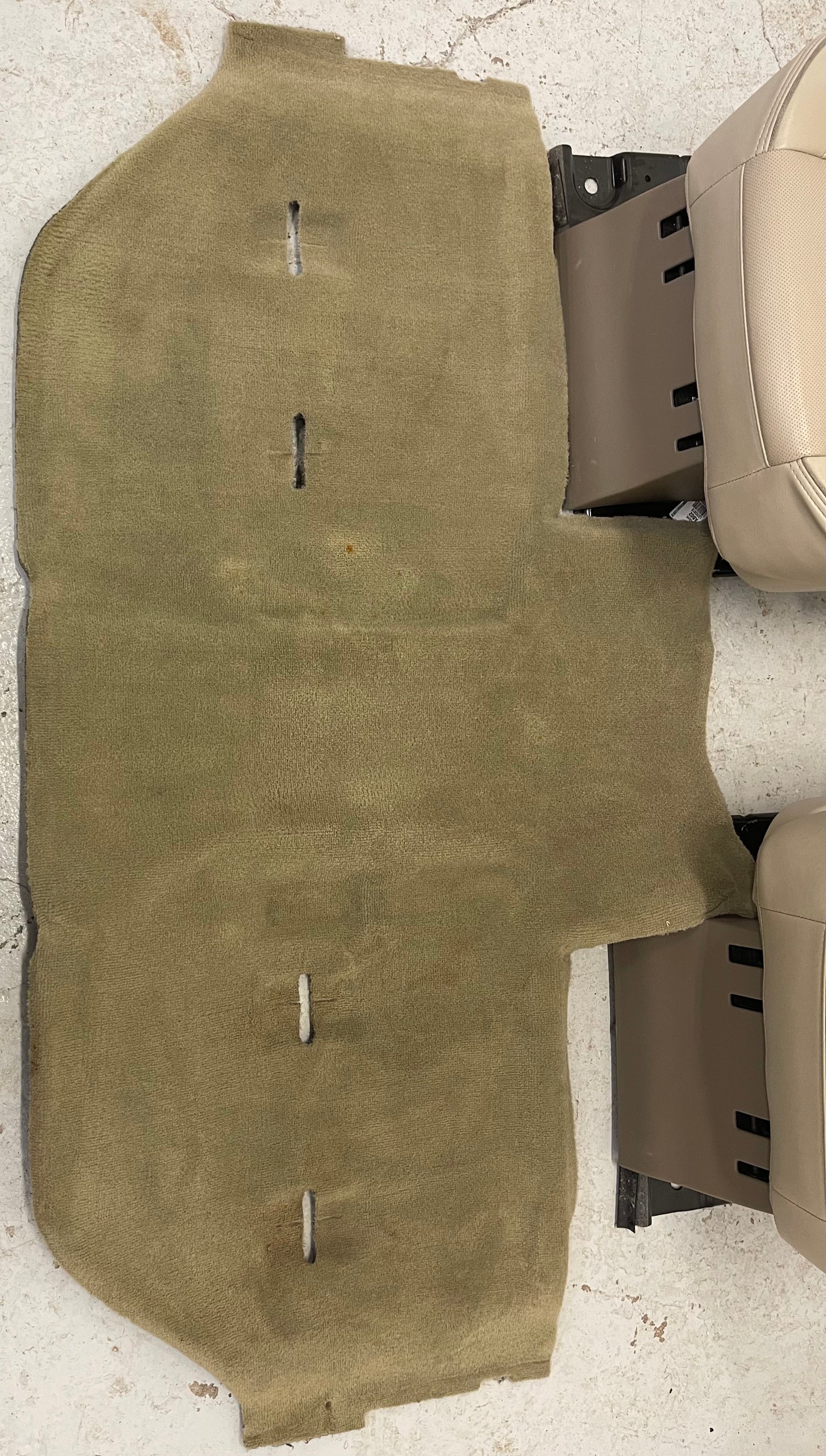 2016 GMC Yukon Denali XL Cashmere Tan LEATHER Second Row Bucket Seats.