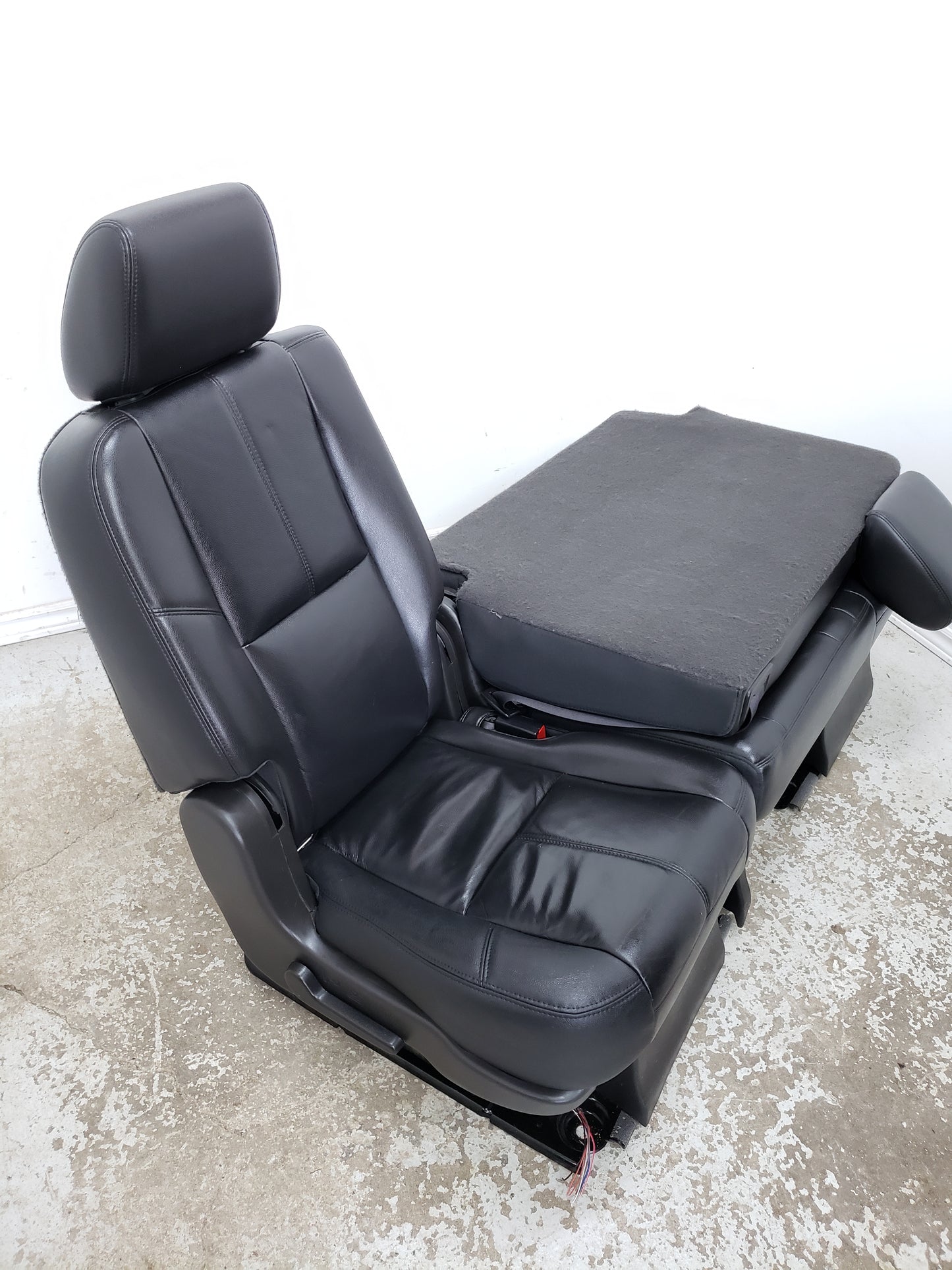 Suburban 2007-14 Yukon Tahoe XL 2nd second Row Bench Truck Seat Escalade Denali