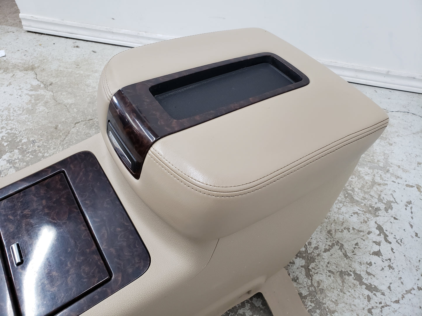 Escalade Chev Truck Silverado TAN LEATHER Seats Console Sierra Cadillac Yukon Tahoe