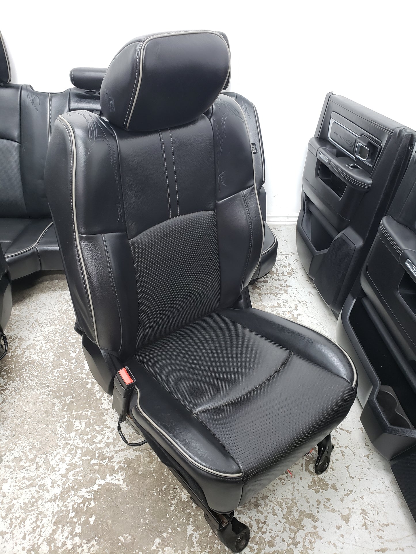 Dodge Ram 2015 Laramie Limited BLACK LEATHER Truck Seats Interior