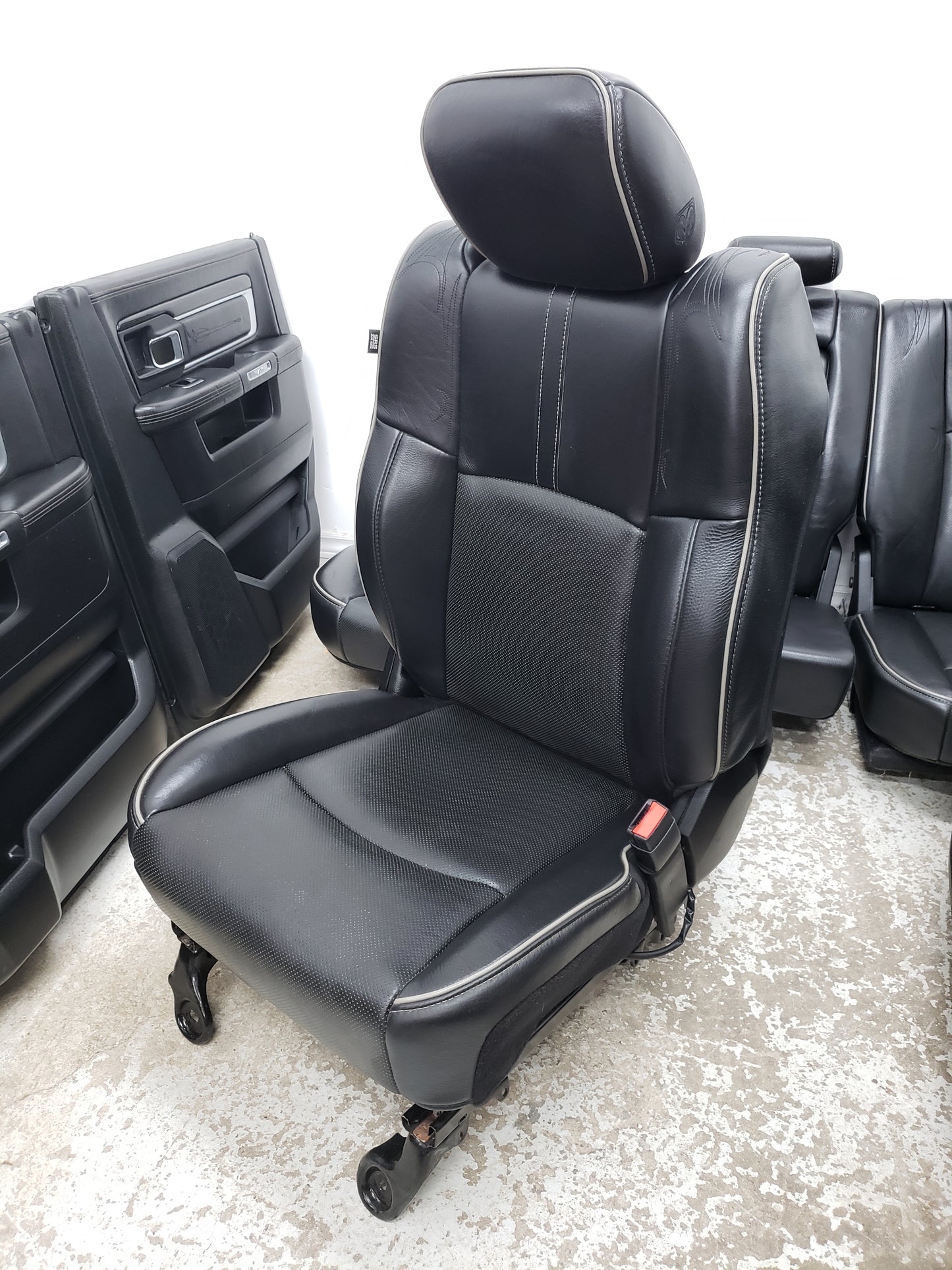 Dodge Ram 2015 Laramie Limited BLACK LEATHER Truck Seats Interior