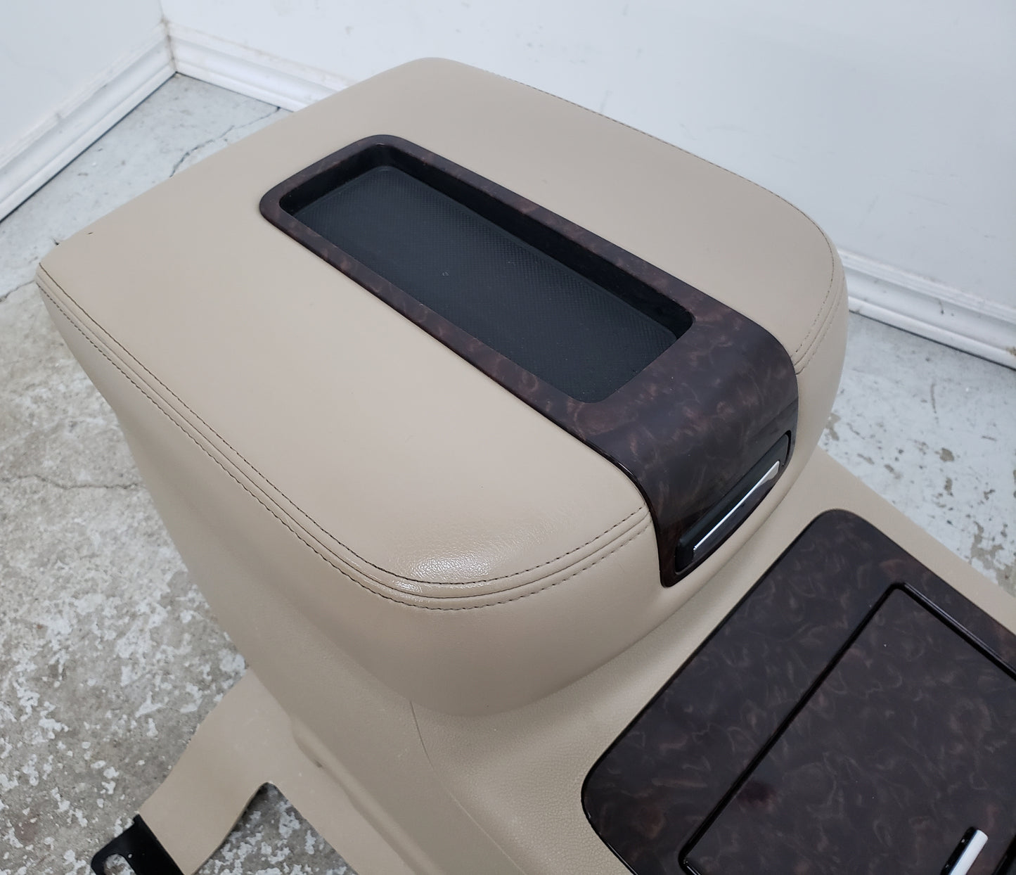 Escalade Chev Truck Silverado TAN LEATHER Seats Console Sierra Cadillac Yukon Tahoe