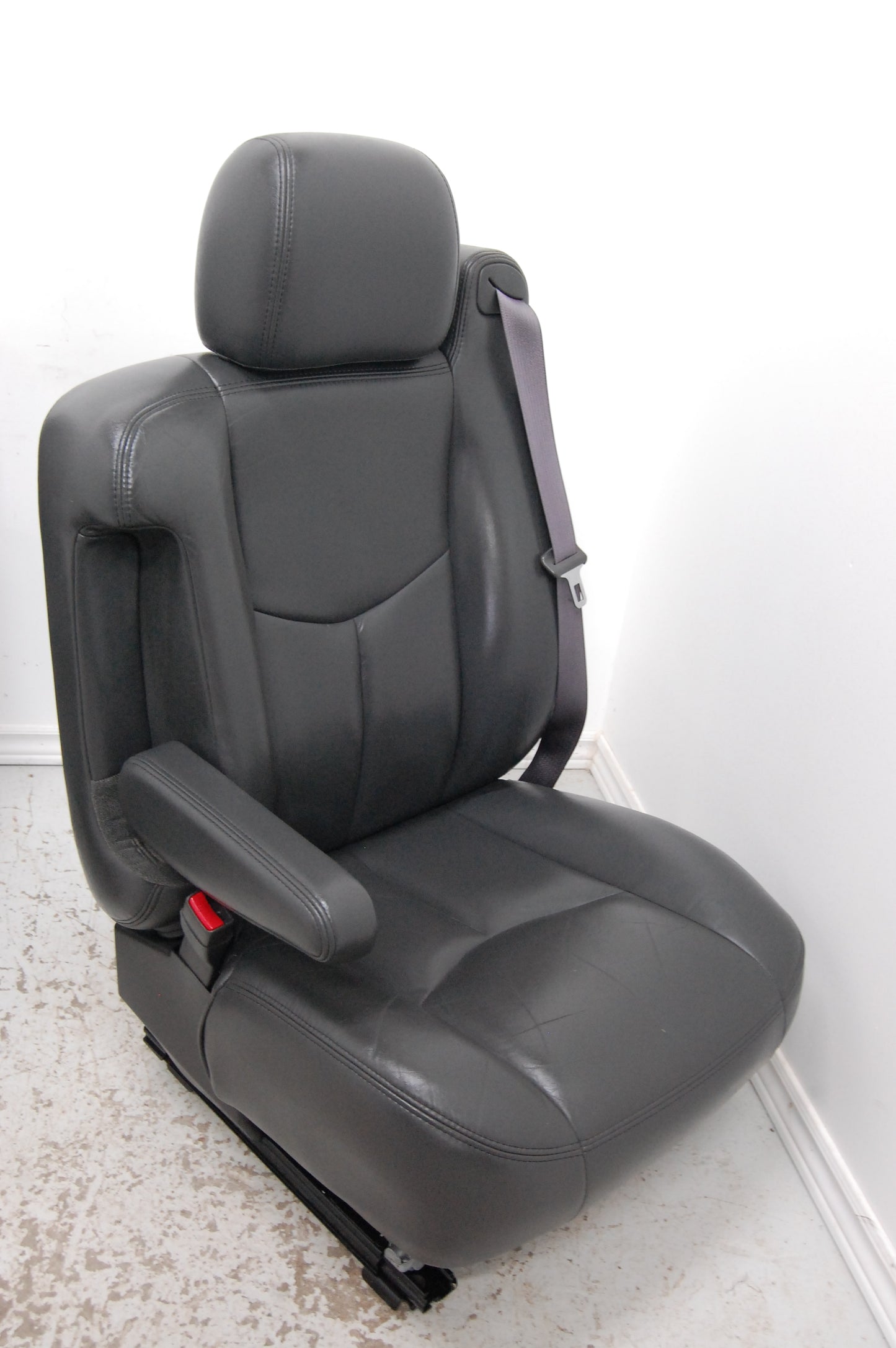 Chev Truck 05 Yukon Tahoe BLACK LEATHER Front Seats Suburban