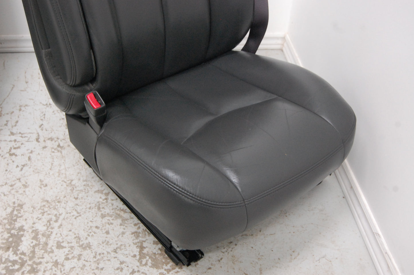 Chev Truck 05 Yukon Tahoe BLACK LEATHER Front Seats Suburban