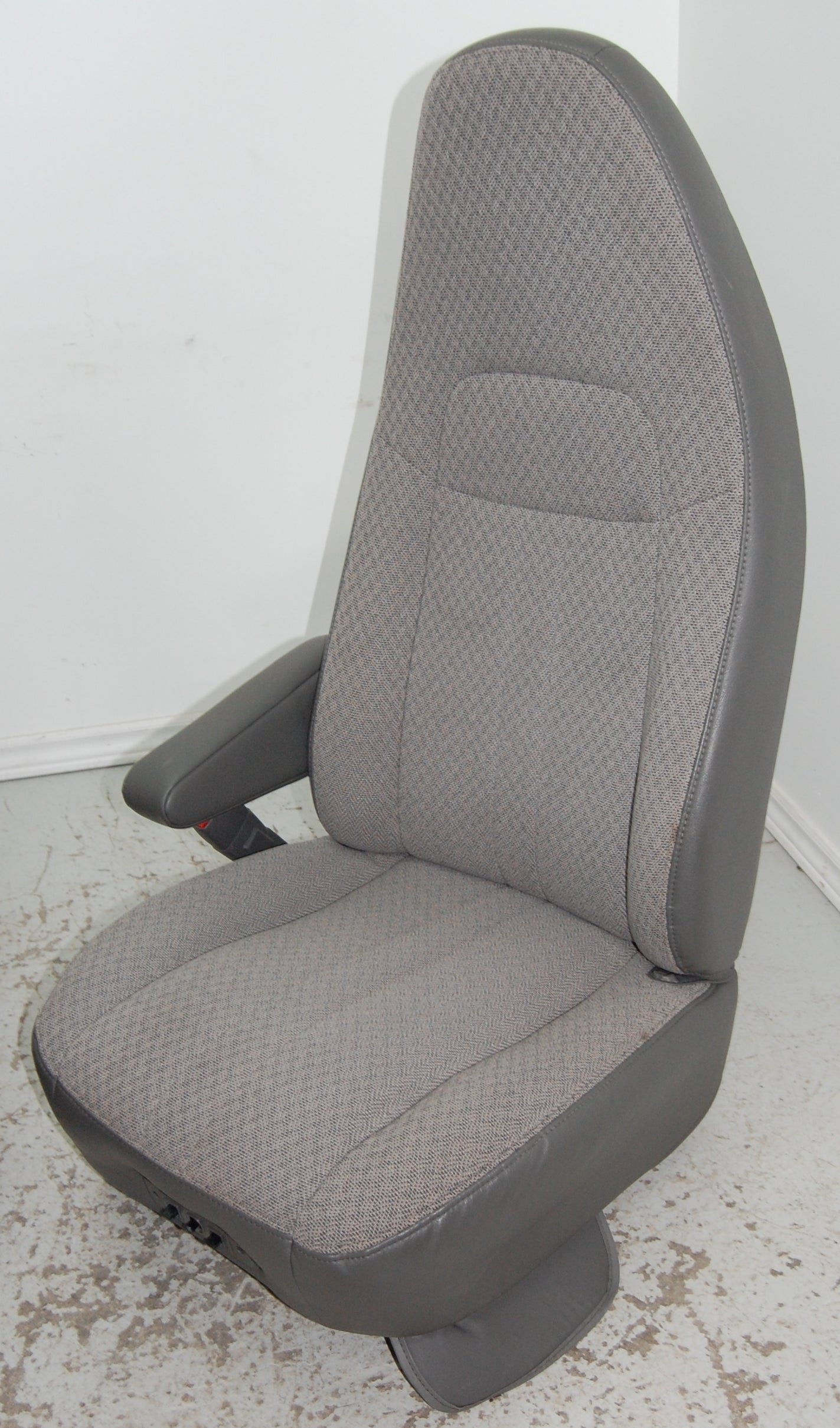 Chev Savanna Van Power Grey Cloth Front Seats GMC Chevy Express Savana