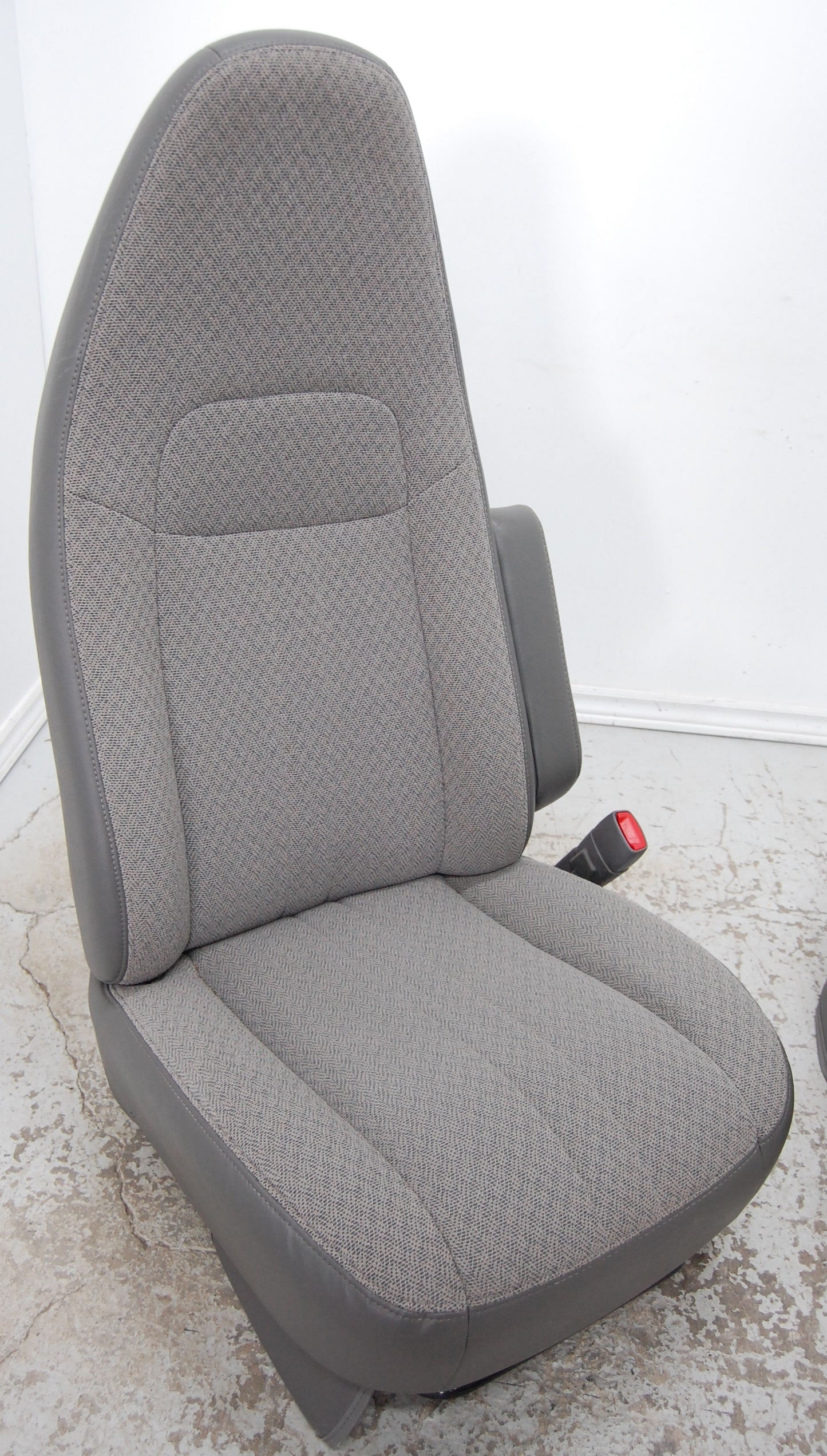 Chev Savanna Van Power Grey Cloth Front Seats GMC Chevy Express Savana