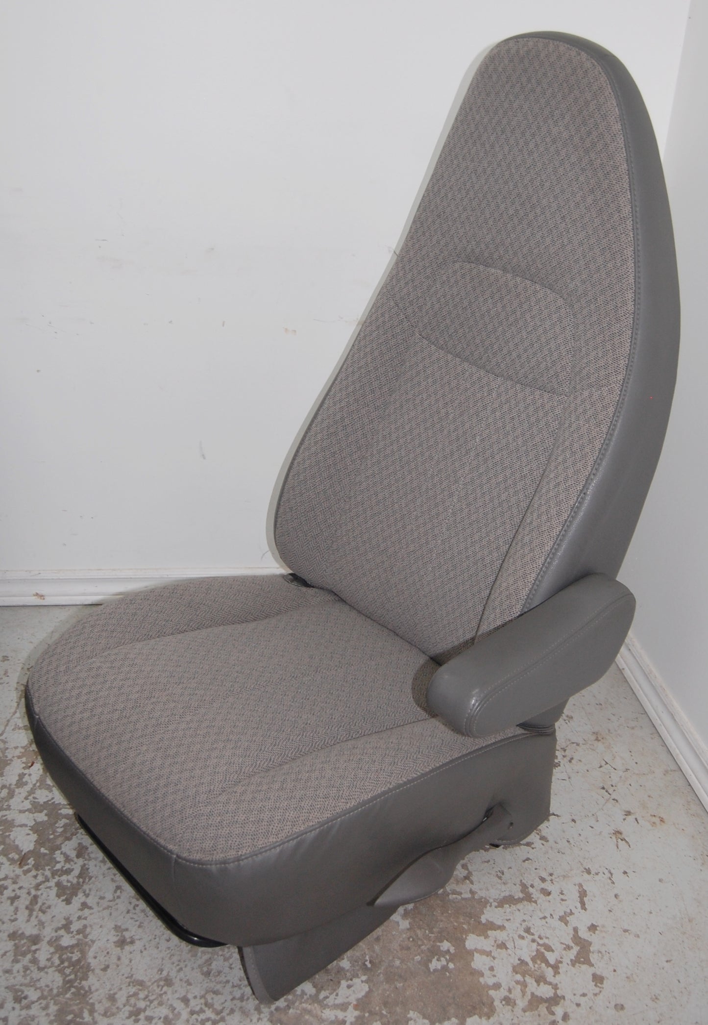 Chev Savanna Van Manual Front Seats GMC Chevy Express Savana