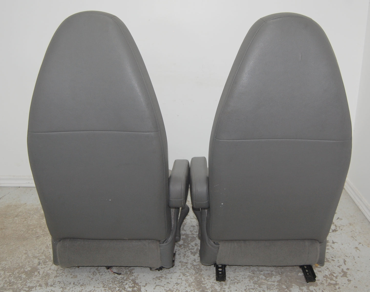 Chev Savanna Van Manual Front Seats GMC Chevy Express Savana