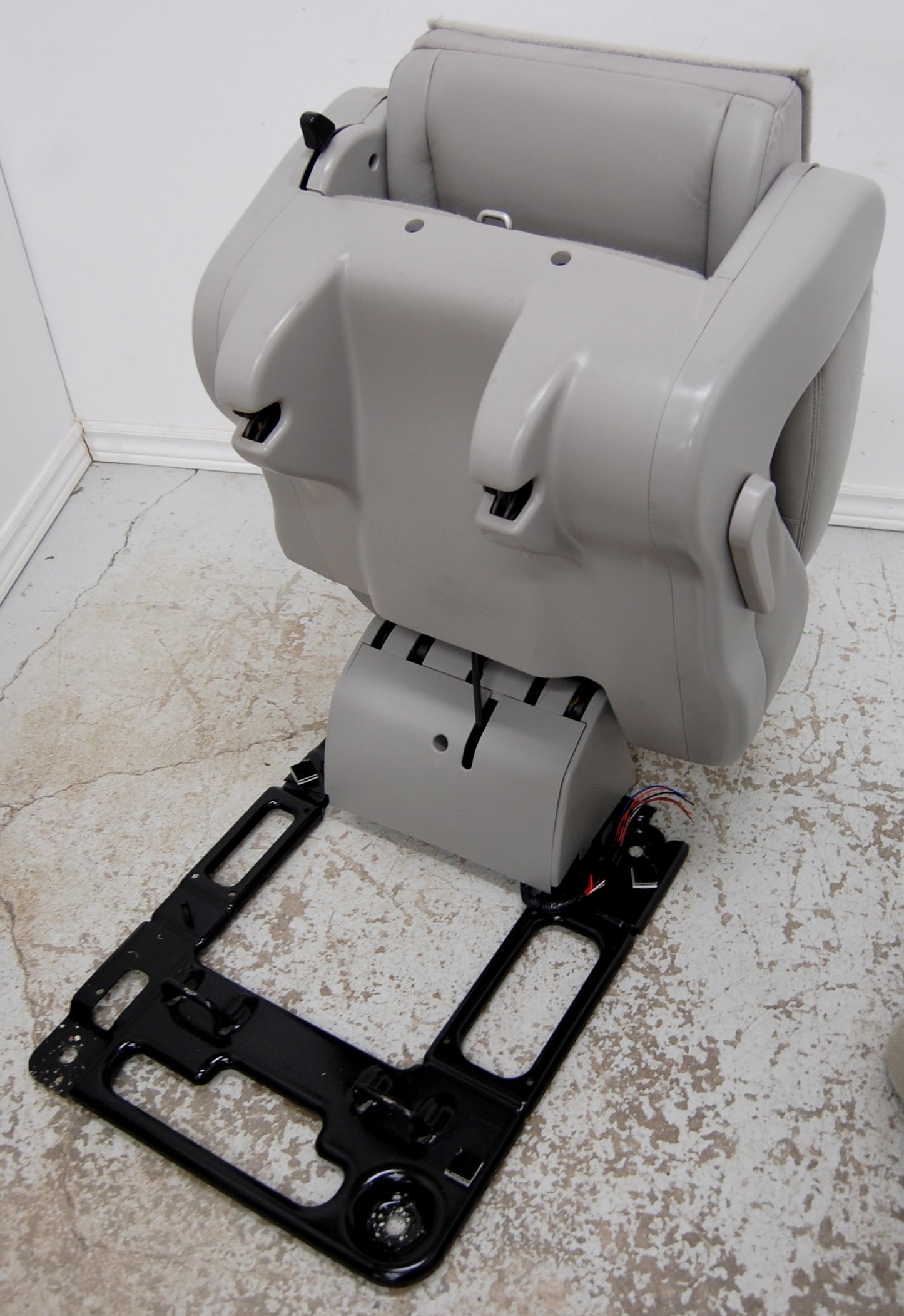 Chevy Truck Tahoe 2nd Row Bucket Seats Suburban Yukon XL Denali