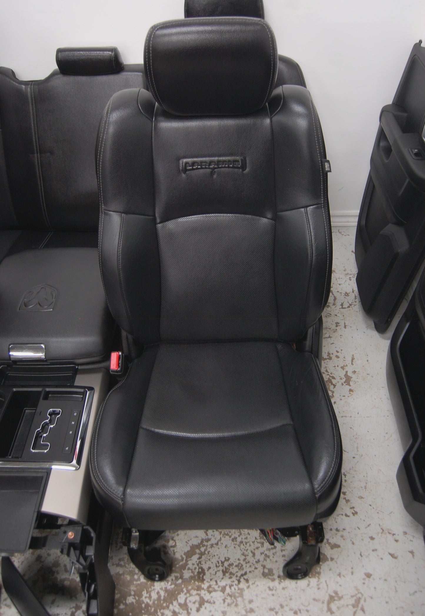 Dodge Ram Laramie 2014 BLACK LEATHER Truck Seats Console Door Pad Panels Interior