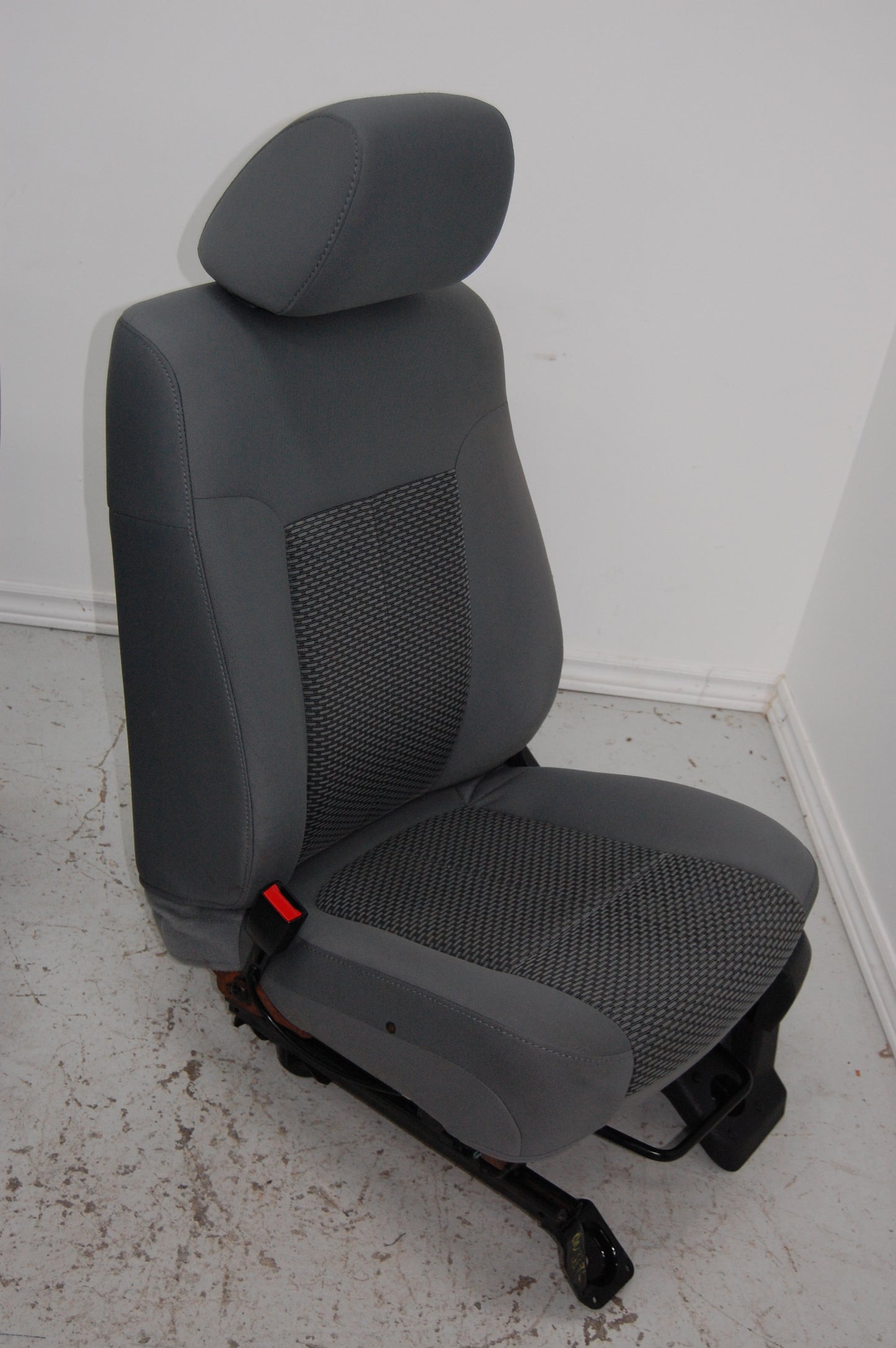 Ford Superduty Truck 2012 Grey Cloth Front Seats F250 F350 F450 F550 with Console