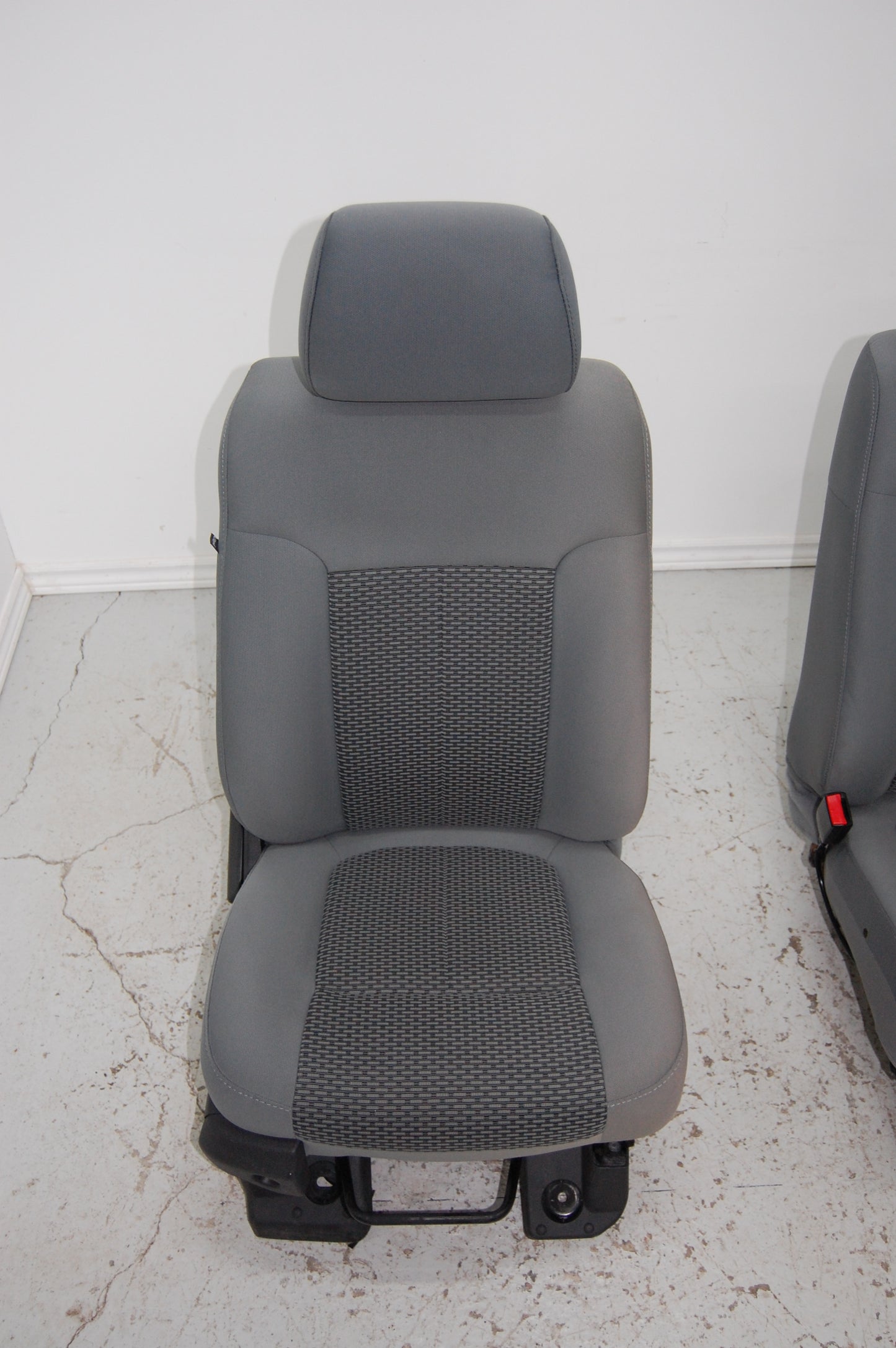 Ford Superduty Truck 2012 Grey Cloth Front Seats F250 F350 F450 F550 with Console