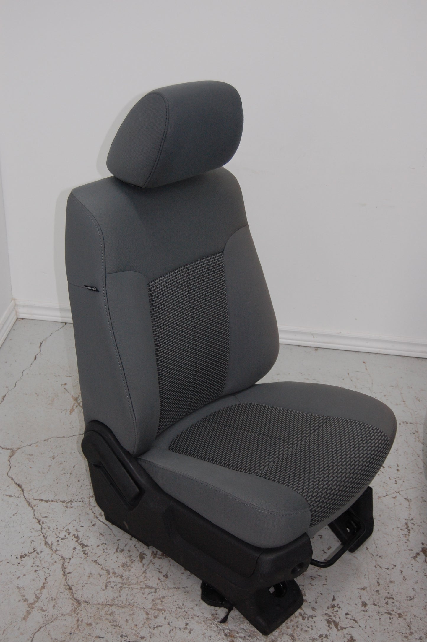 Ford Superduty Truck 2012 Grey Cloth Front Seats F250 F350 F450 F550 with Console