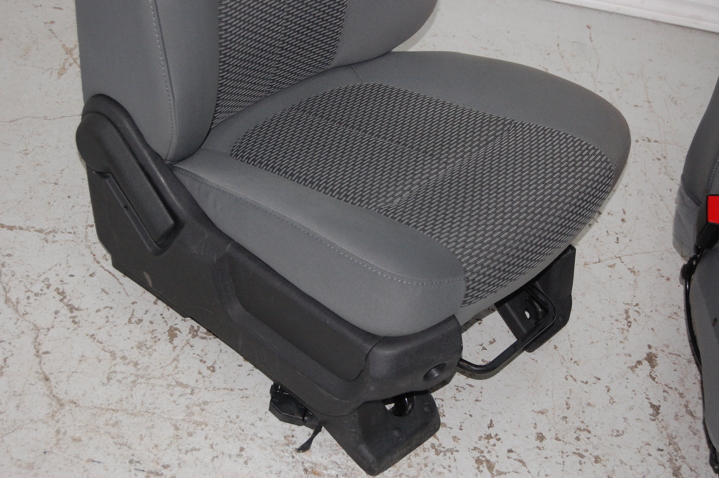 Ford Superduty Truck 2012 Grey Cloth Front Seats F250 F350 F450 F550 with Console