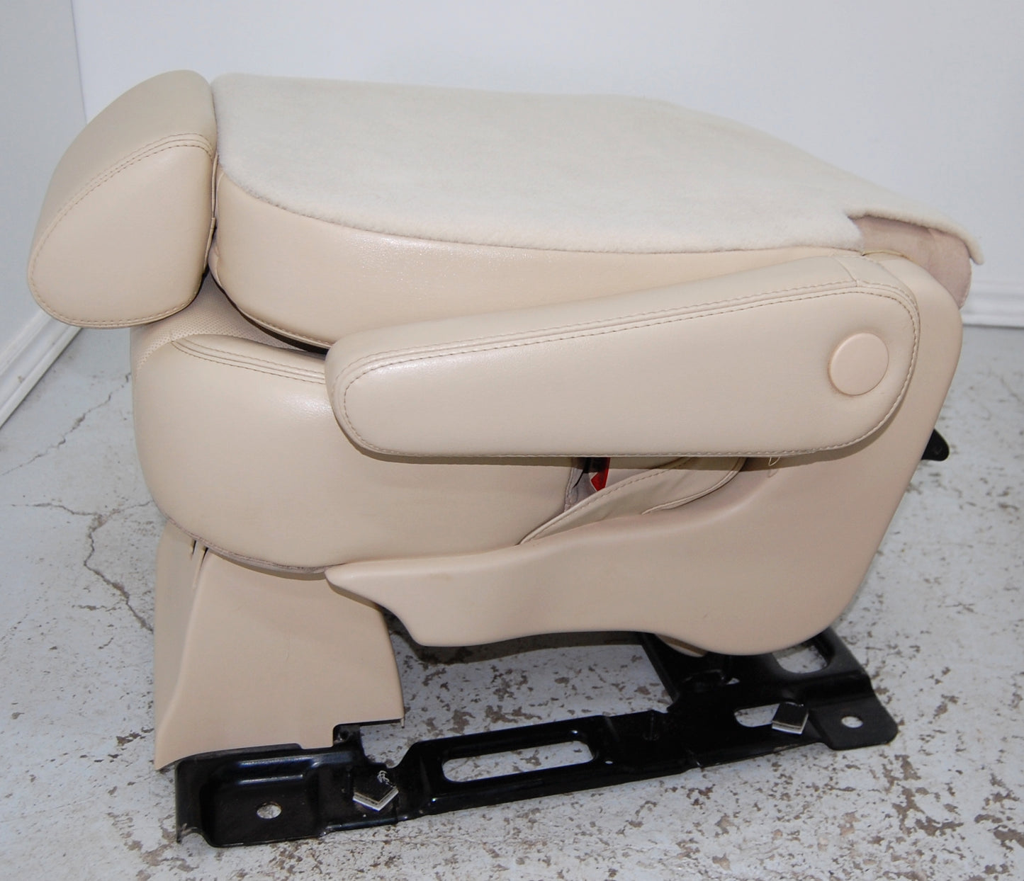 GMC Yukon XL 2007-2014 2nd Second Row Tan Leather Bucket Seats Suburban Denali Escalade ESV