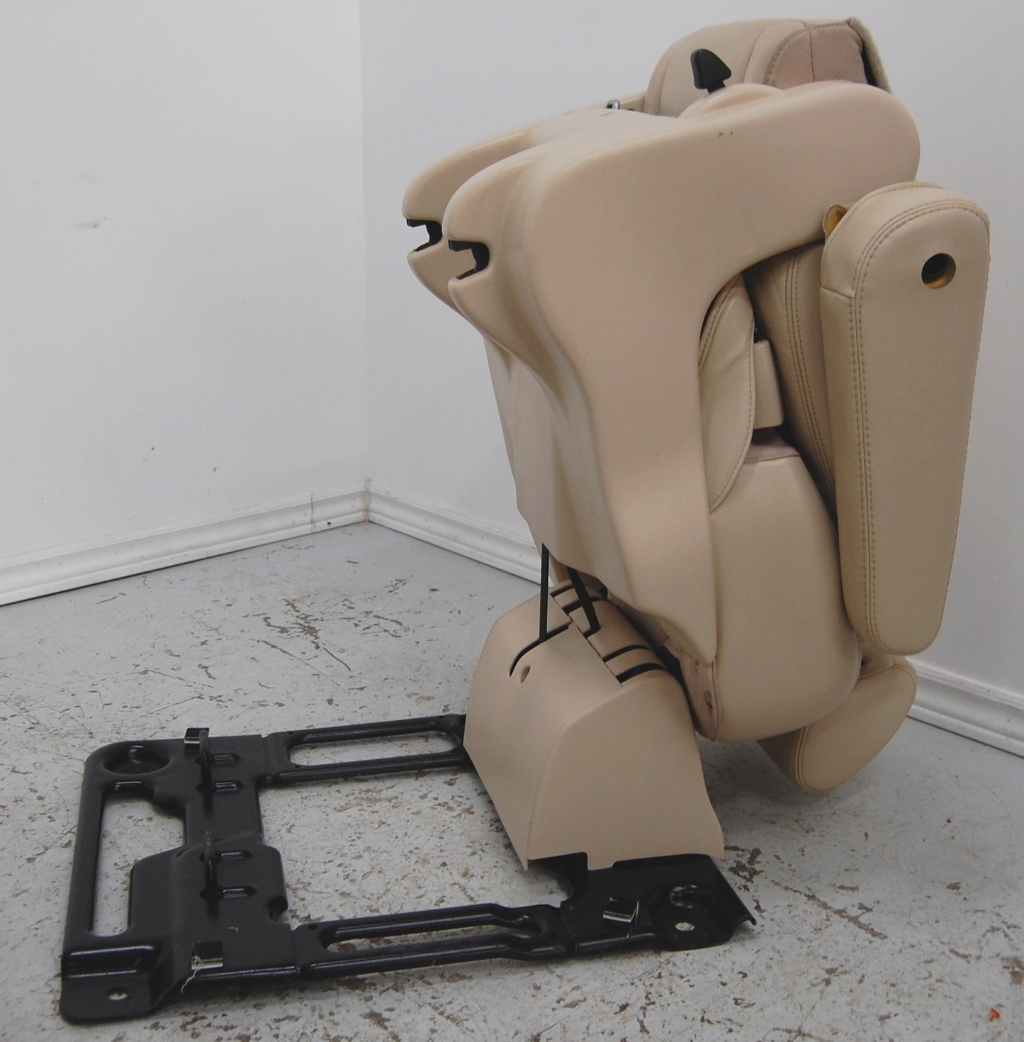 GMC Yukon XL 2007-2014 2nd Second Row Tan Leather Bucket Seats Suburban Denali Escalade ESV