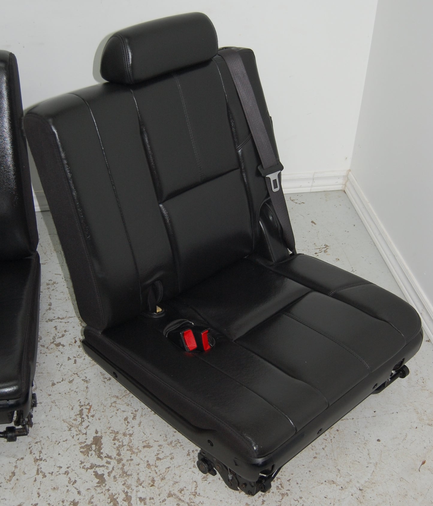 Chevy Tahoe Yukon 2012 3rd Row Black Leather Seats Third Suburban Denali Escalade