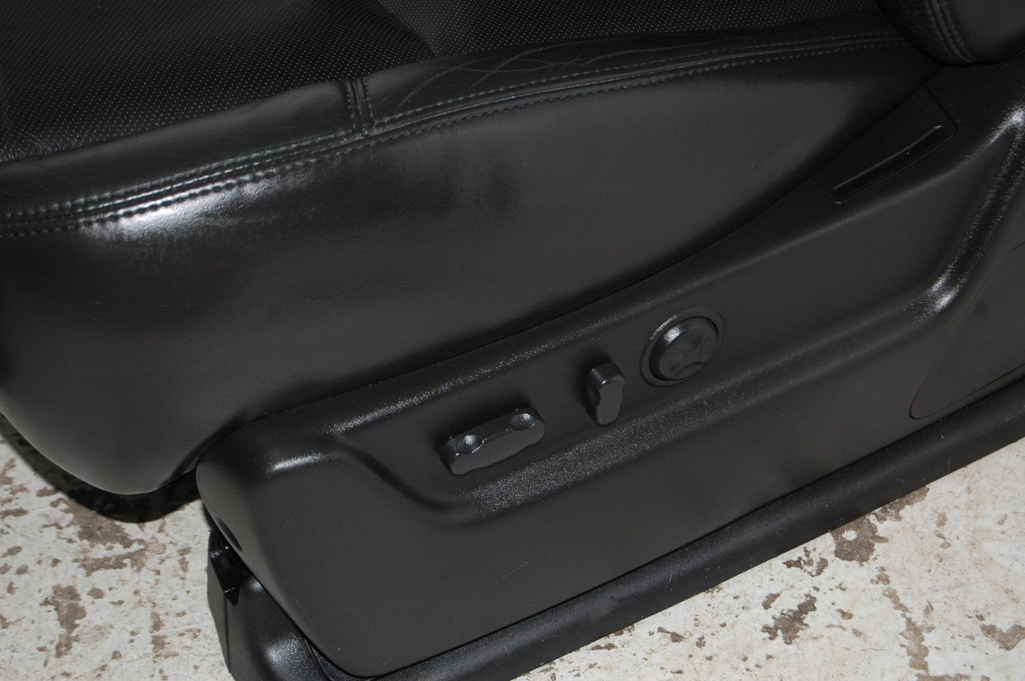 Chevy Truck Escalade 2012 Power Heat Cooled BLACK LEATHER Front Seats