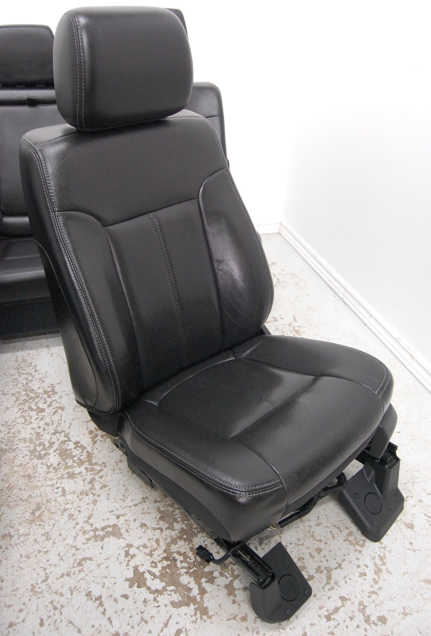 Ford F250 Superduty BLACK LEATHER Truck Seats Power Heated Cooled with Console