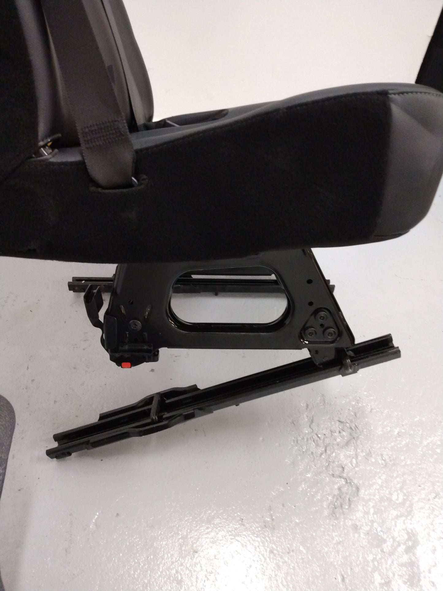 Ford Transit Passenger Van 2020 Black Vinyl 31 in. Removeable Double Right Bench Seat Quick Release Universal Fit VANLIFE Cargo Camper Savanna Express