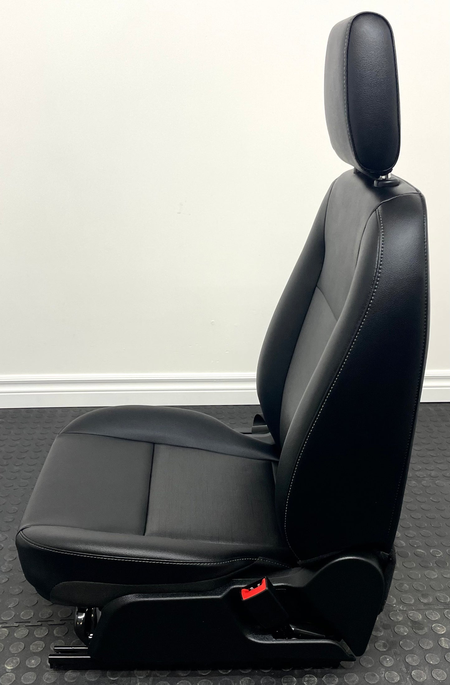 00 New Take Out Black Vinyl Right Front Passenger Single 2024 Ford Transit Seat