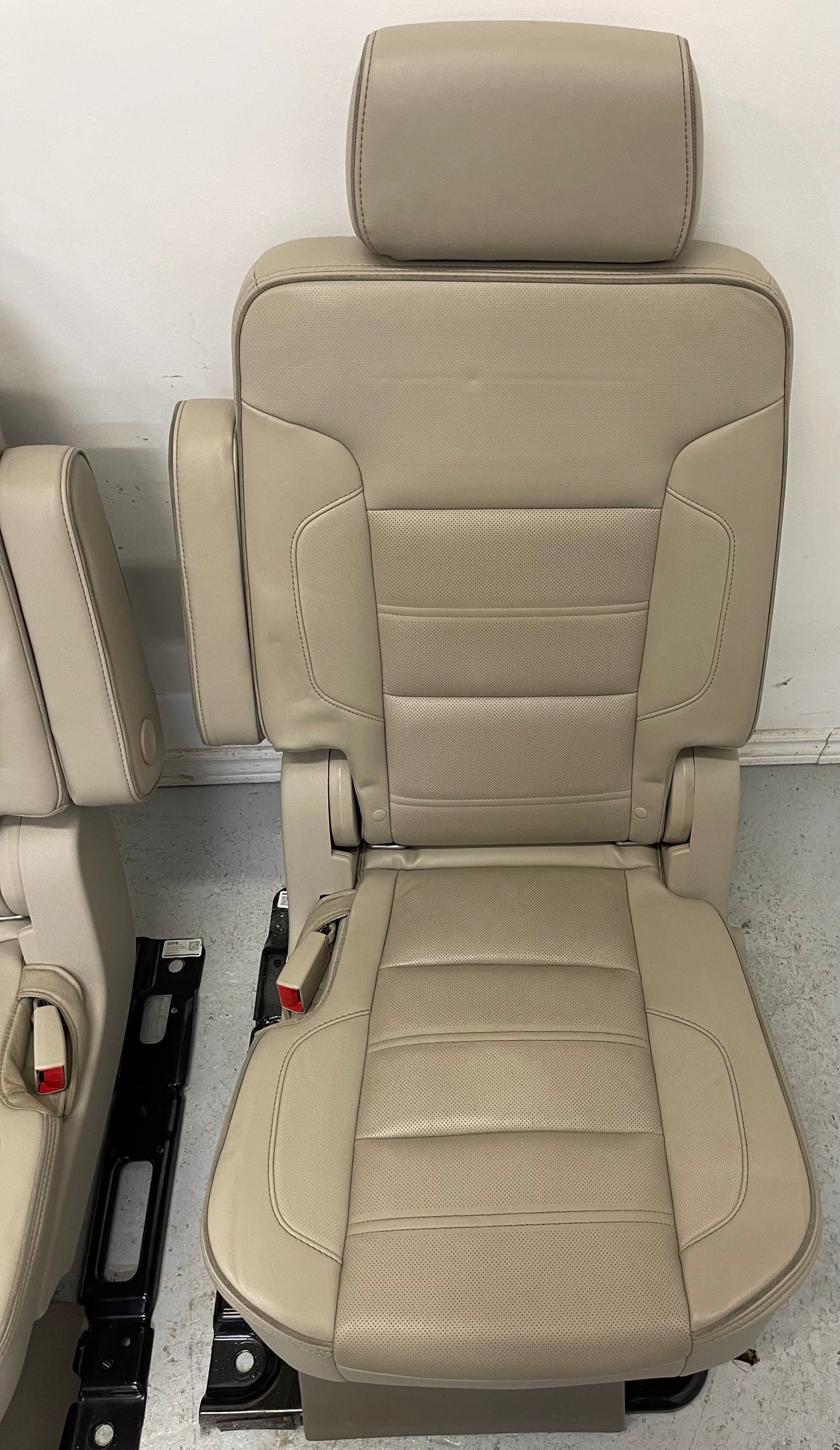 2016 GMC Yukon Denali XL Cashmere Tan LEATHER Second Row Bucket Seats.