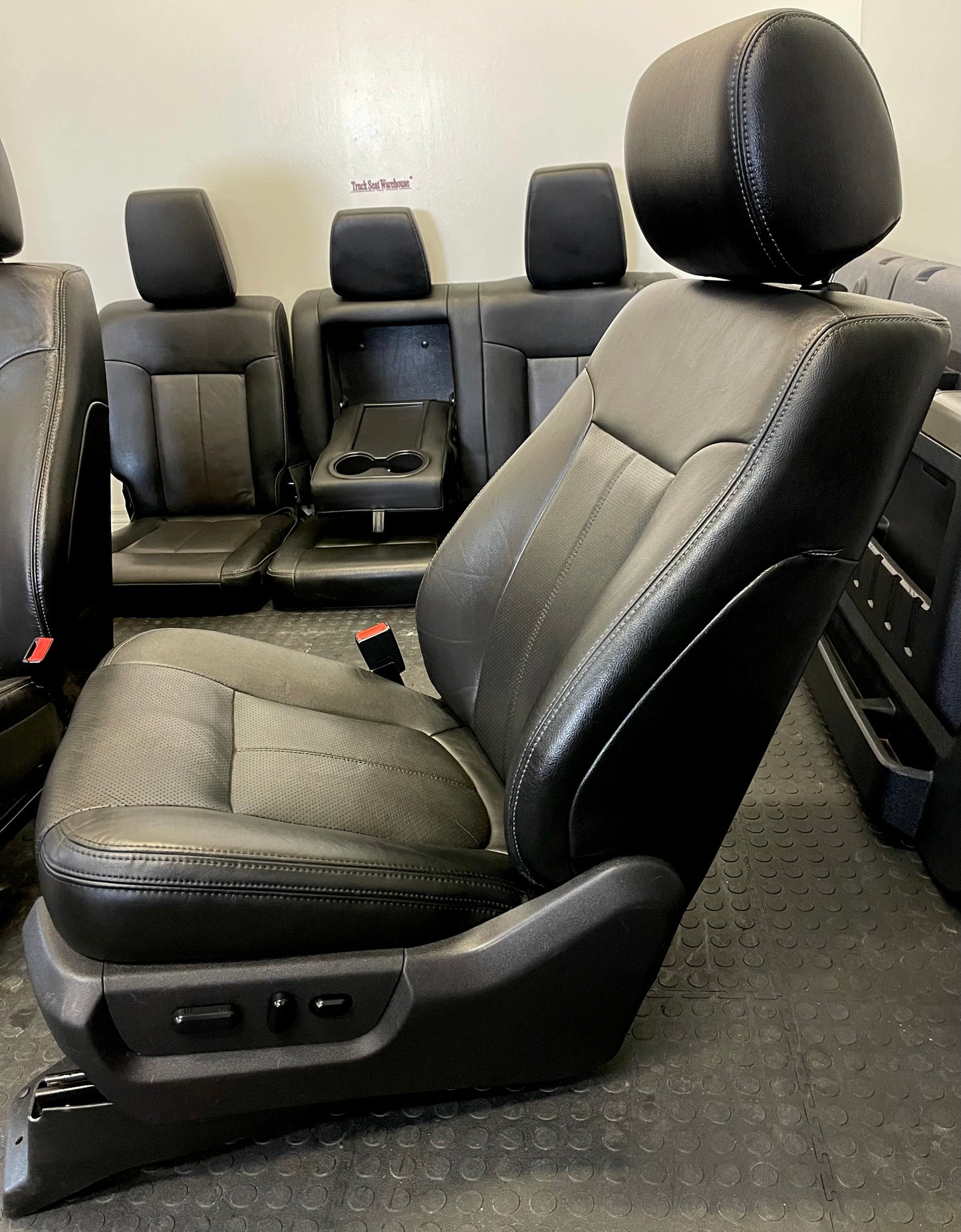 2015 Ford F250 Superduty Black LEATHER Crew Cab Power Heated/Cooled Interior.