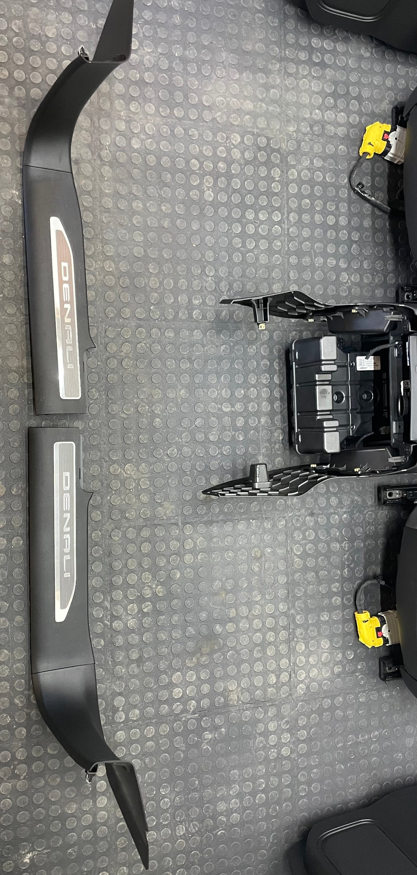 2021 GMC Sierra Denali Crew Cab Black LEATHER Interior.