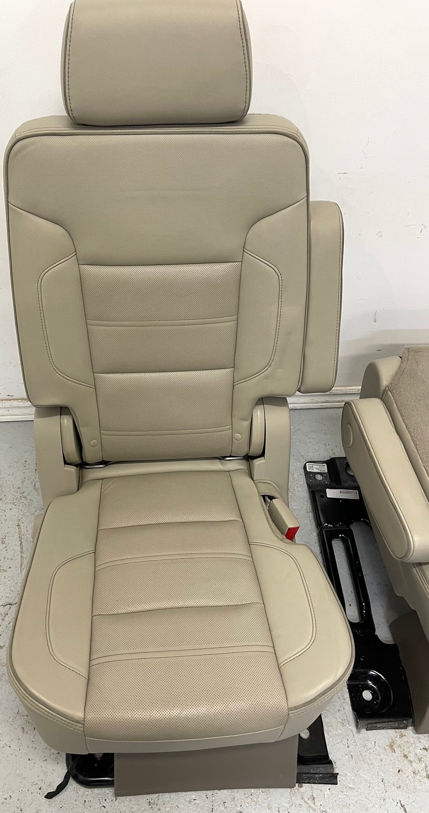 2016 GMC Yukon Denali XL Cashmere Tan LEATHER Second Row Bucket Seats.