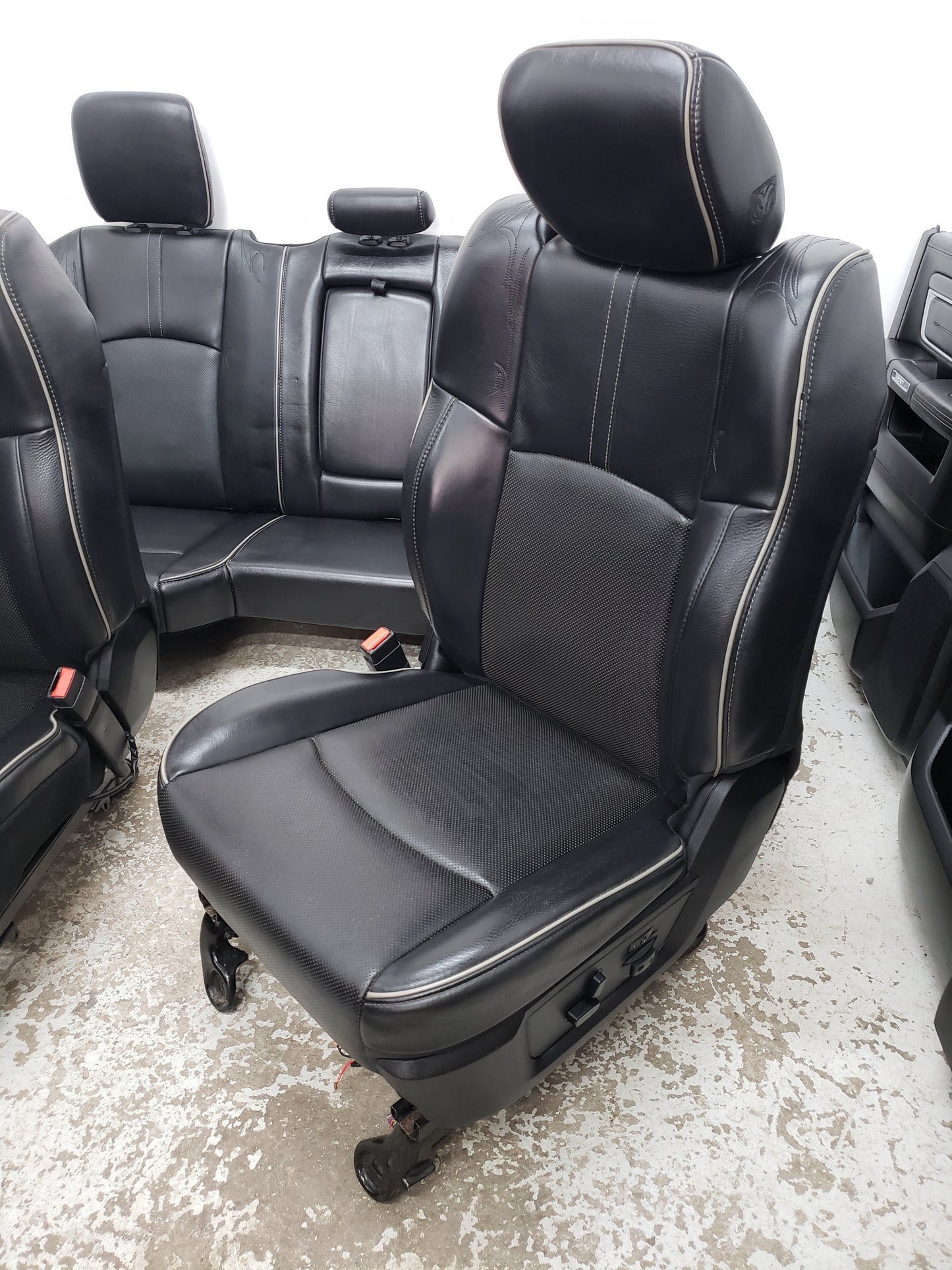 Dodge Ram 2015 Laramie Limited BLACK LEATHER Truck Seats Interior