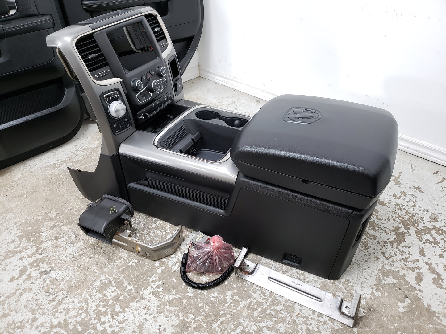 Dodge Ram 2018 BLACK LEATHER Truck Seats Console Door Pad Laramie