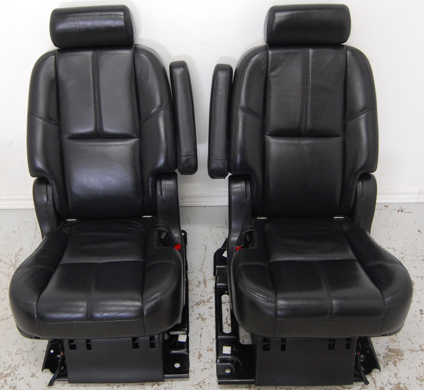 Yukon Tahoe XL 2nd Row Bucket Seats Suburban Escalade ESV Captain Chairs 2007-14