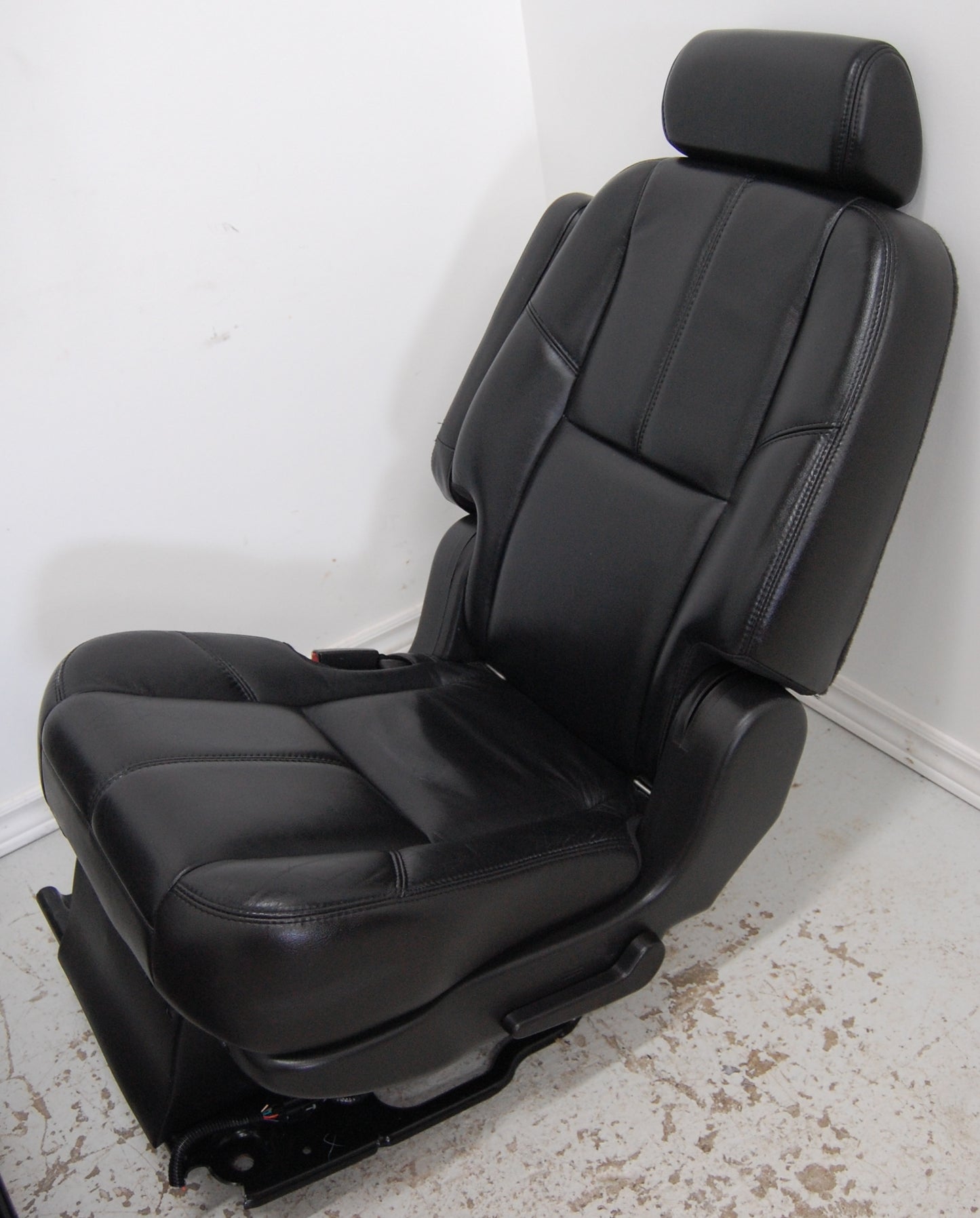 Yukon Tahoe XL 2nd Row Bucket Seats Suburban Escalade ESV Captain Chairs 2007-14