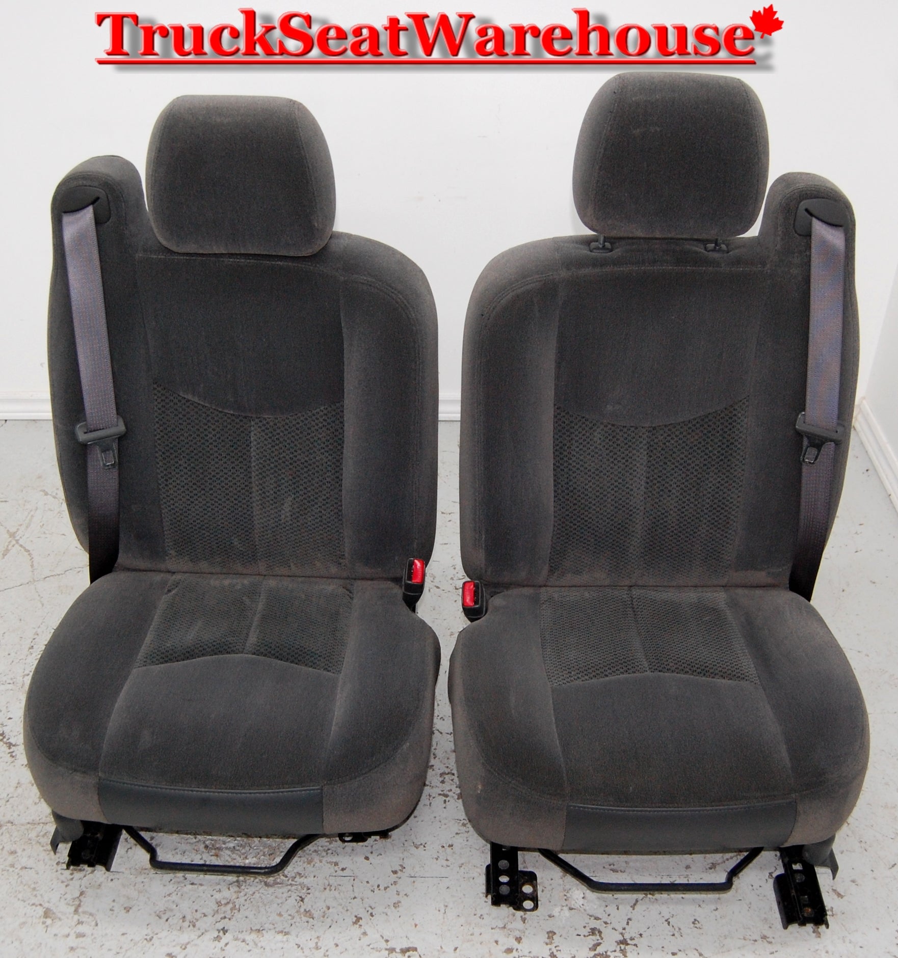 Grey pewter color cloth front seats from a 2005 Chev Avalanche Will fit 2003-07 Classic Silverado Sierra Suburban Yukon Tahoe or Avalanche Chev Truck