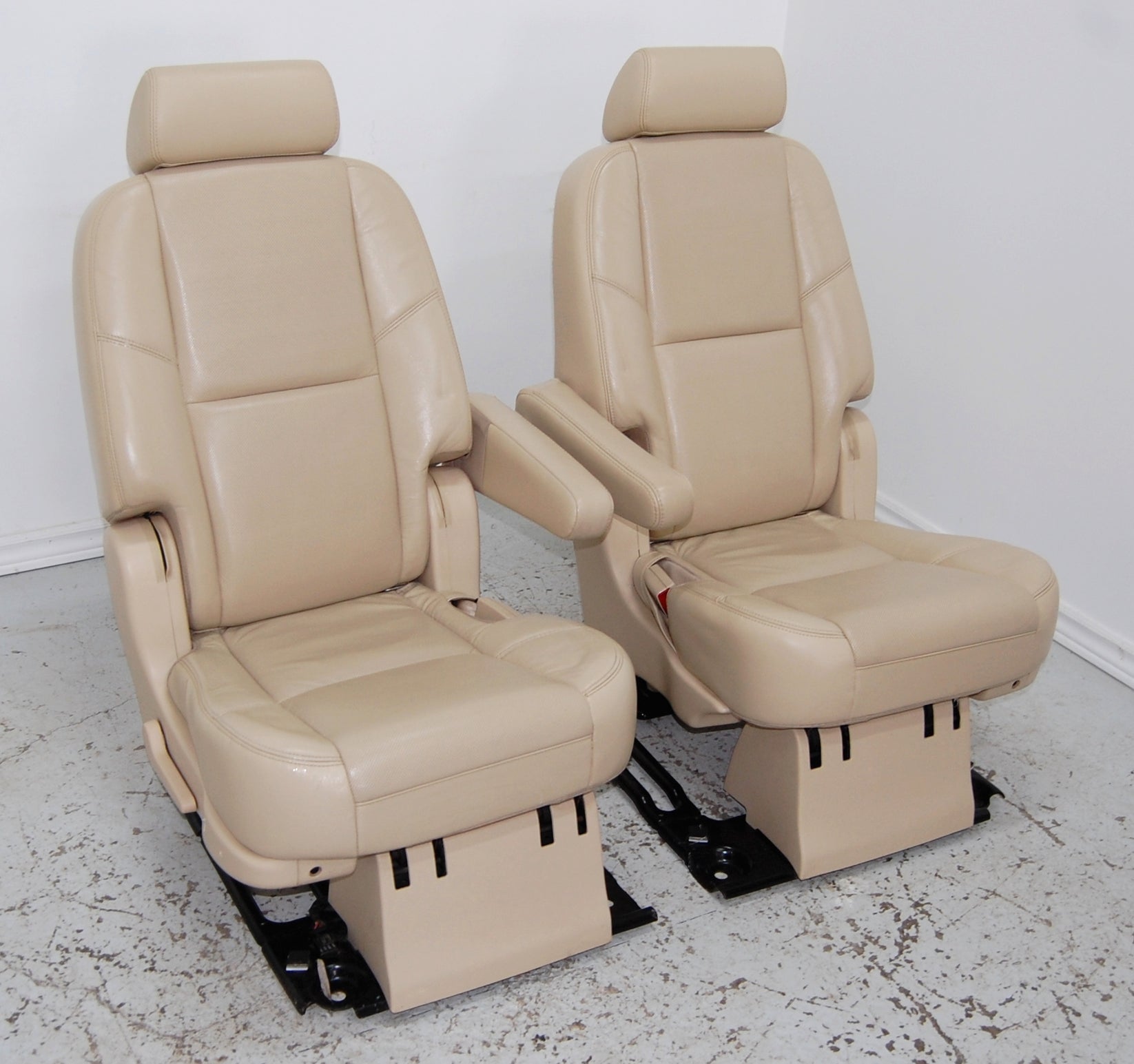 GMC Yukon XL 2007-2014 2nd Second Row Tan Leather Bucket Seats Suburba ...